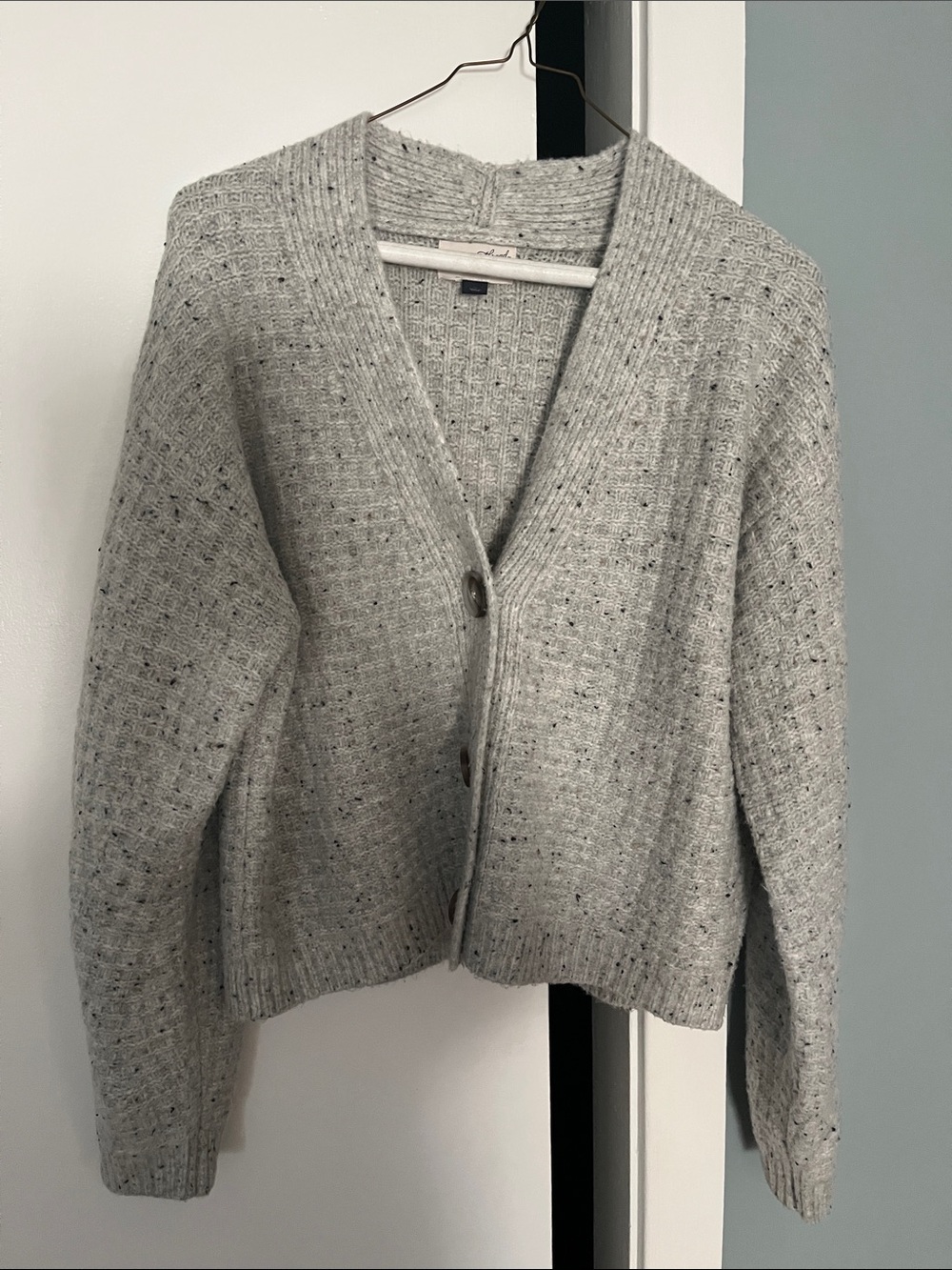 Universal Thread Light Gray Speckled V-Neck Button Cardigan